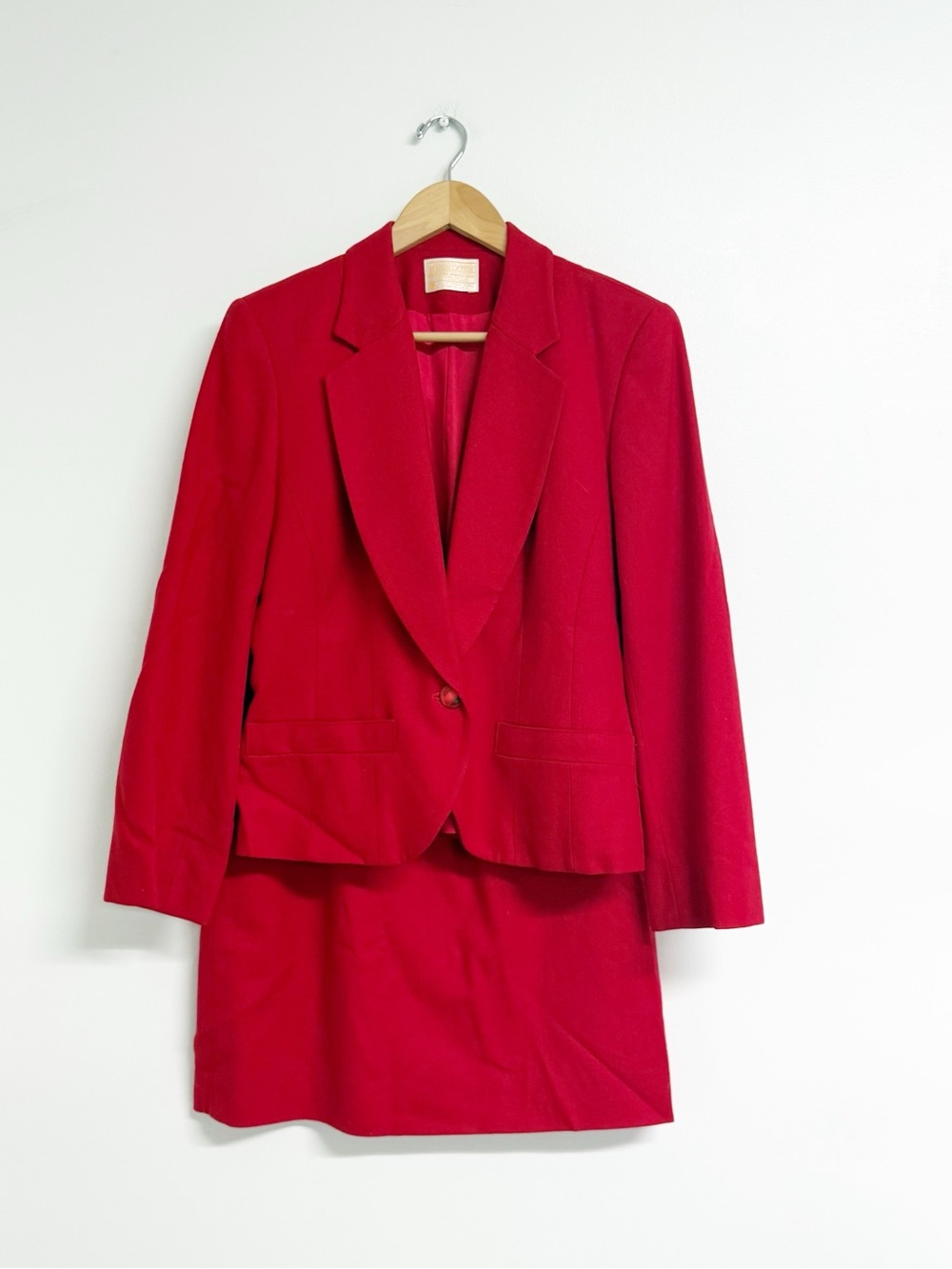 Vintage Pendleton Women’s Red 100% Virgin Wool Skirt Suit Set Size 6 USA